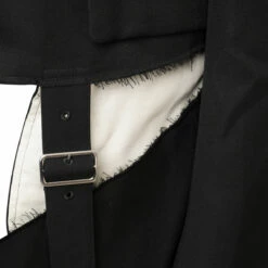 Comme Des Garçons BLACK Deconstructed Single-Breasted Blazer In Black -Hervia Shop hervia.com comme des gar ons black 1l j008 w23 unisex jacket col. black black comme des garcons single breasted jacket 17005601411L J008 052 1 5 2