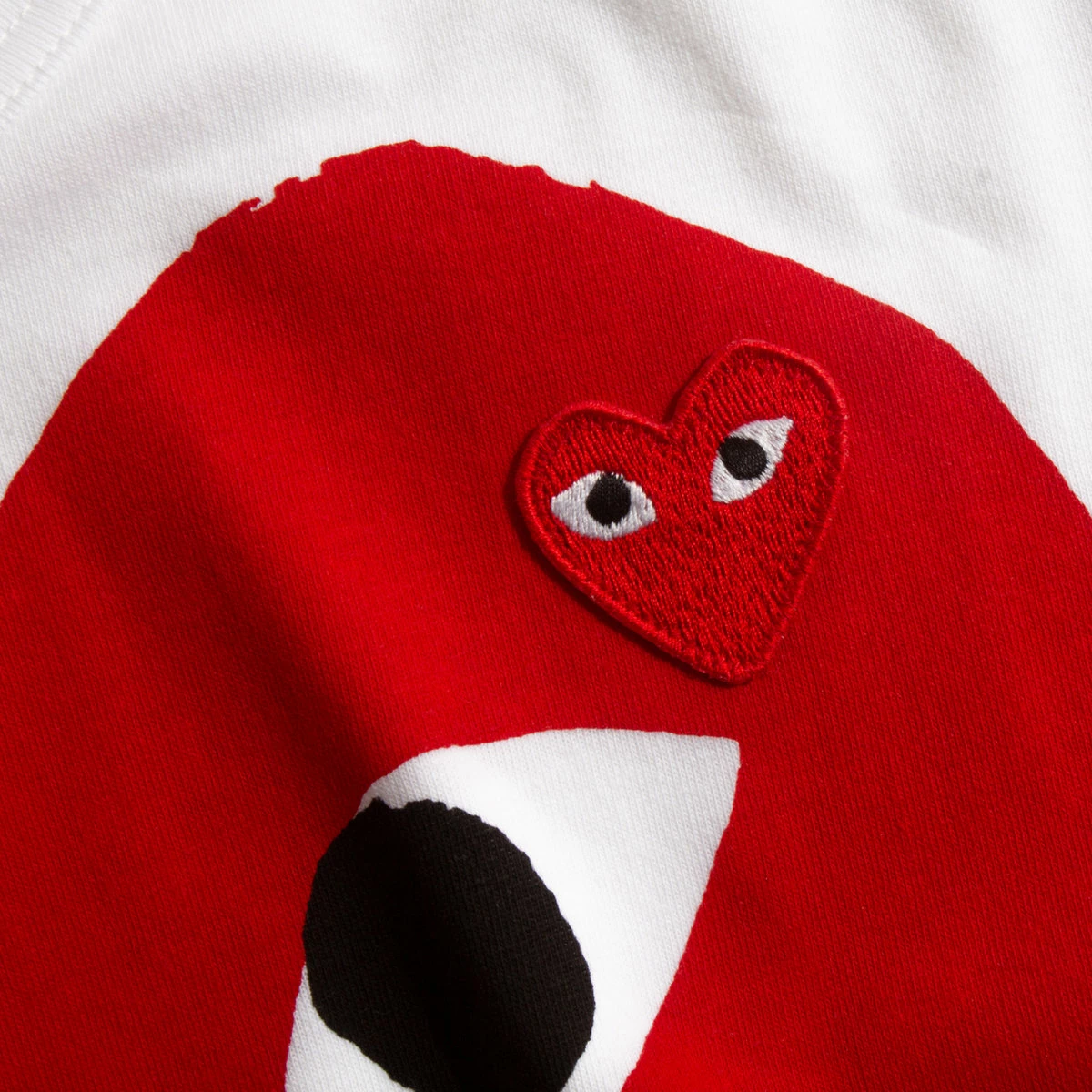 Comme Des Garçons PLAY T025 Red Heart Logo T-Shirt White In White 2 Comme Des Garçons PLAY T025 Red Heart Logo T-Shirt White In White - Image 2