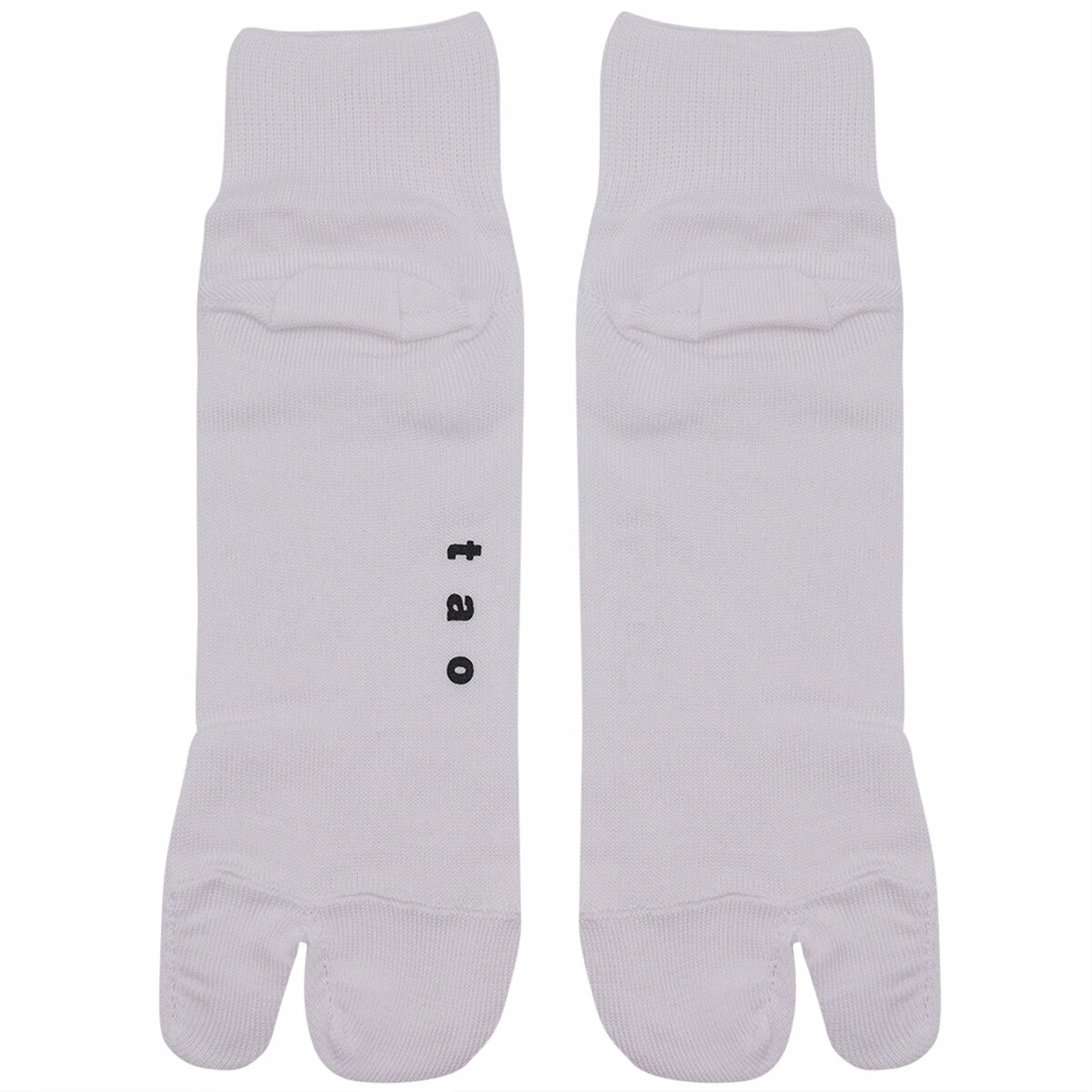 COMME DES GARÇONS TAO White Tabi Short Socks In White 1 COMME DES GARÇONS TAO White Tabi Short Socks In White