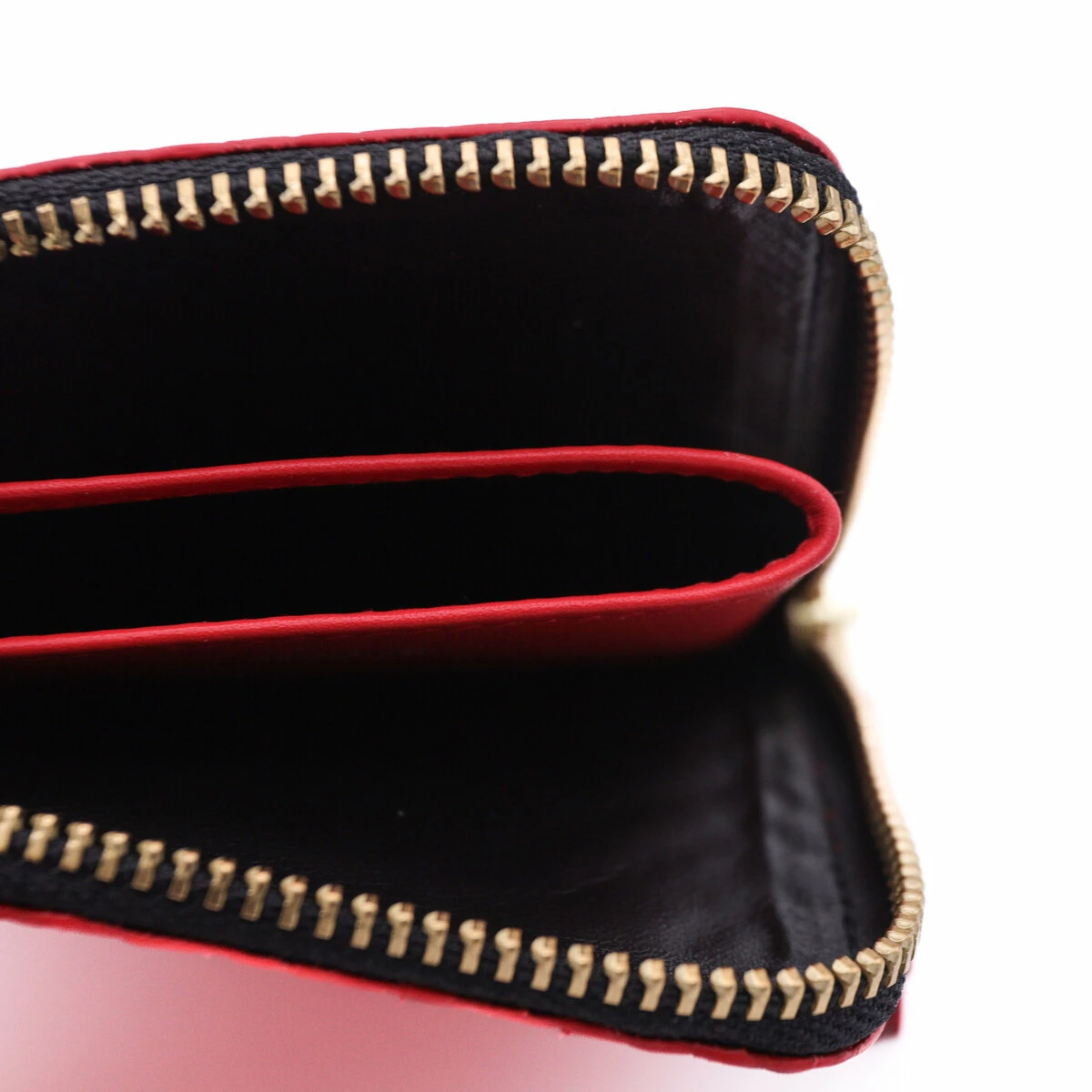 Comme Des Garçons Wallet Embossed Roots Wallet In Red 3 Comme Des Garçons Wallet Embossed Roots Wallet In Red - Image 3