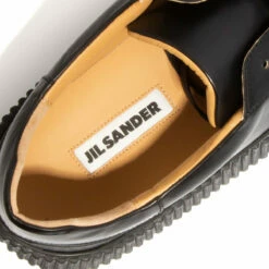 Jil Sander Leather Low Sneakers In Black -Hervia Shop hervia.com ji32535a 14020 sneaker 001 black 1634659560image 677.1