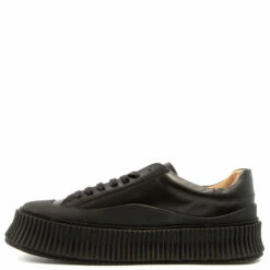Jil Sander Leather Low Sneakers In Black -Hervia Shop hervia.com ji32535a 14020 sneaker 001 black 1634659563image 677.3