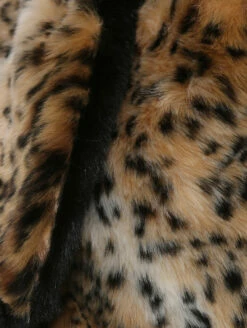 Junya Watanabe Faux Fur Animal Print Shawl In Black -Hervia Shop hervia.com jt j039 1 jacket 15886808702I5A5889