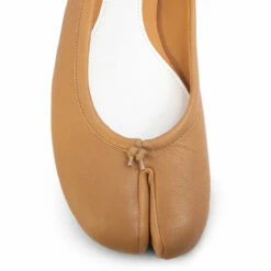 Maison Margiela Tabi Leather Ballet Shoes In Nude Tone -Hervia Shop hervia.com maison margiela tabi leather ballet shoes nude 161287643422788.5
