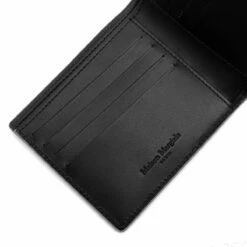 Maison Margiela Crinkle Effect Billfold Wallet Silver In Silver -Hervia Shop hervia.com s35ui0435 p4135 t9002 wallets silver 161701615522530 0001 Layer 182