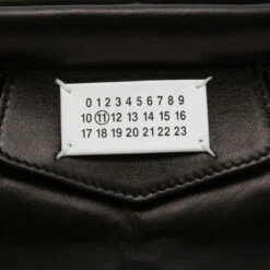 Maison Margiela Glam Slam Shoulder Pochette In Black 12 Maison Margiela Glam Slam Shoulder Pochette In Black -Hervia Shop hervia.com s56wf0160 p4300 t8013 black pochette 1631534366image 467.3