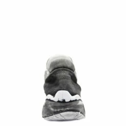 MM6 Maison Margiela Distressed Effect Low-Top Sneakers In Grey 5 MM6 Maison Margiela Distressed Effect Low-Top Sneakers In Grey -Hervia Shop hervia.com s59ws0197 p5259 t8085 sneakers 1676538900mm6 TR 4