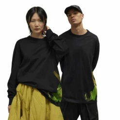 Y-3 Graphic Long-Sleeve Top In Black -Hervia Shop hervia.com y 3 graphic long sleeve top 1696239057IP5578 11 APPAREL On Model Standard Unisex Pair Shot white
