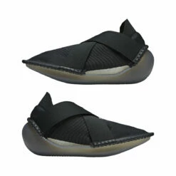 Y-3 Itogo Sneakers In Black -Hervia Shop hervia.com y 3 ig5303 y 3 itogo col. black black owhite 1690883963IG5303 11 FOOTWEAR Photography Mirrored Pair View white