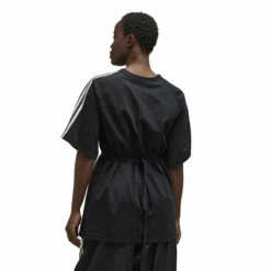 Y-3 Sail Closure Short Sleeve Tee In Black -Hervia Shop hervia.com y 3 ij9782 closure shirt col. black 1695997718IJ9782 5 APPAREL On Model Back View white