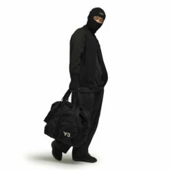 Y-3 Wide Cargo Pants In Black 4 Y-3 Wide Cargo Pants In Black -Hervia Shop hervia.com y 3 il2057 wide crgo pants col. black 1696259516IL2057 6 APPAREL On Model Walking View white